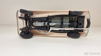 1:18 MERCEDES-BENZ 500K - 16