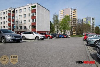Priestranný a zariadený 2i byt po rekonštrukcii s veľkým bal - 16