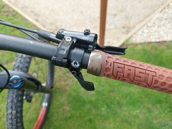 predám horský bicyke cross dt swiss zn. Stay true - 16