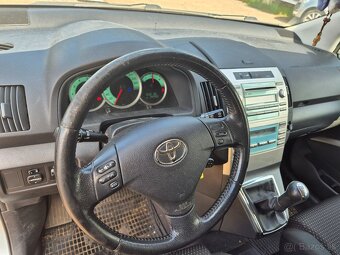 Toyota corolla verso - 16