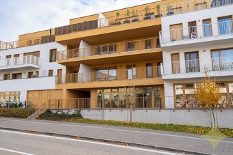 Ponúkam na prenájom dvojizbový byt s garážovým státim v poly - 16