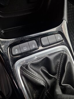 Opel Crossland X 1.2 Smile 60Kw SR 1majiteľ Plná servisná hi - 16