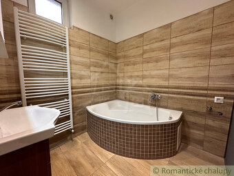 Priestranný rodinný dom v Kolárove – ideálne bývanie aj in - 16