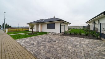 Pinky Real - Nový bungalov s výhľadom na zámok na predaj - 16