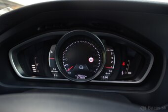 Volvo V40 D2 Powershift AT6 - 16