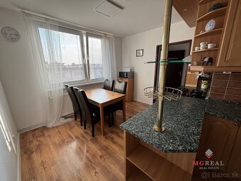 3 izbový byt  balkónom a garážou  Topoľčany- Mravenisko  / P - 16