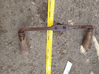 Zvonec.plechovky.pahovnik orezavač - 16