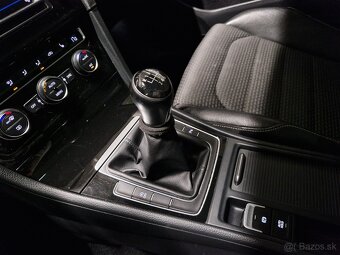 VW Golf 7 2,0 TDI 110kW Highline Combi Panorama Bi-xenon - 16