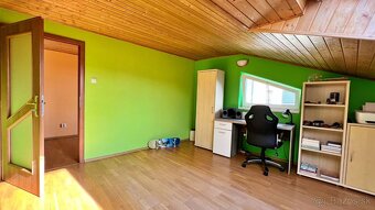 VYŠNÝ KLATOV - 6 IZBOVÝ RD S VÝMEROU 300 M2, POZEMOK 1221 M2 - 16