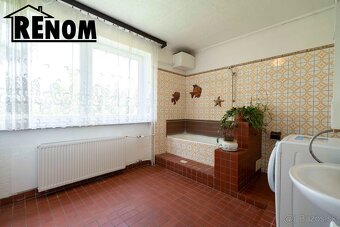 Dvojpodlažný dom na okraji mesta Šaľa (bazén , garáž, záhrad - 16