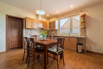 Na predaj zrekonštruovaný rodinný dom v Pate - 16