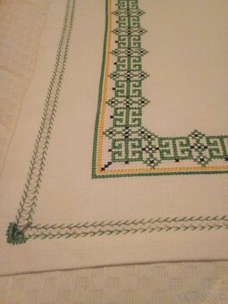 Ručne vyšívané obrusy 2 - 16