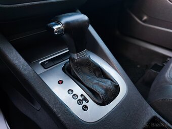 Volkswagen Golf 5 2.0TDI 103kw diesel DSG automat čierna met - 16
