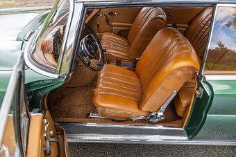 Mercedes-Benz 250SE - 16