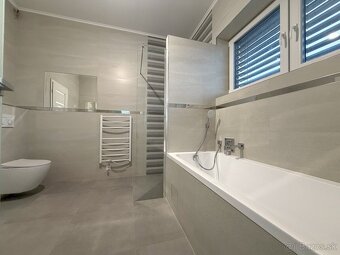 Nadštandardný rodinný dom s kompletným zariadením - 16