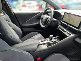 Toyota C-HR 1.8 Hybrid 140k e-CVT FWD EXECUTIVE - 16