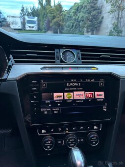 VW Passat B8 Highline 2.0 TDI DSG - 16