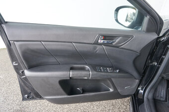23- SUZUKI Kizashi, 2011, benzín, 2.4 CVT 4WD, 131 kW - 16