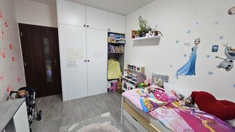 ZREKONŠTRUOVANÝ 3 izb. byt - HÚSKOVA ul. KVP, 77 m2 + loggia - 16