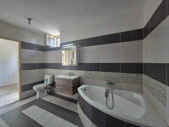 Predaj 4 izbový dom Kolárovo, Poľná 19 - 16