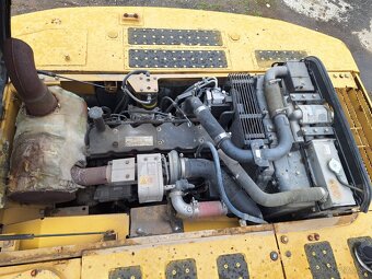 KOMATSU PC 240 LC-8 - 16