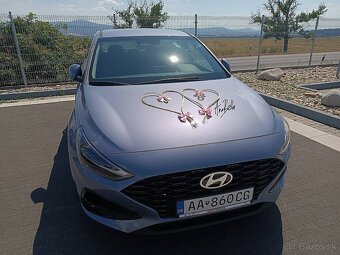 Biela výzdoba na svadobné auto - 16