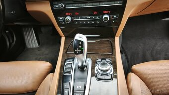 Bmw F01 730D ,R21 360° kamery , masážne ventilované sedačky - 16