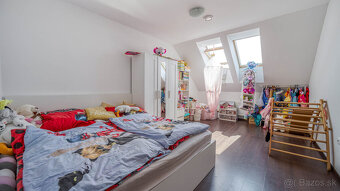 Posledný 5izb RD kompletne zariadený s garážou v krásnom pro - 16