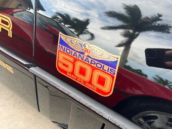 1986 Chevrolet Corvette C4 official pace car - 16
