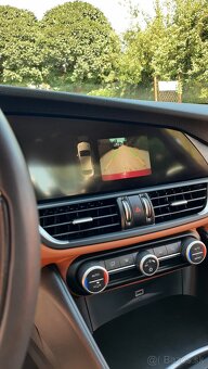 Predám Alfa Romeo Giulia 2.2 Diesel 180 AT Super - 16