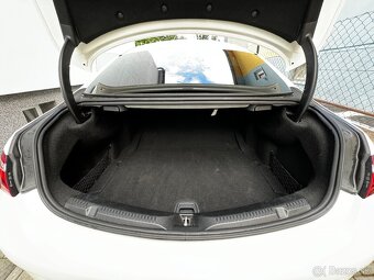 Mercedes E200 4matic COUPE - 16