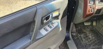 Mitsubishi Pajero - 16
