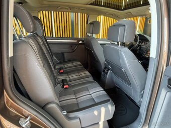 Volkswagen Touran 2.0 TDI  Highline Match Edition - 16