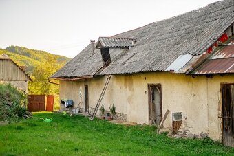 Váš súkromný raj s dychberúcim výhľadom a 9444m2 veľkým poze - 16