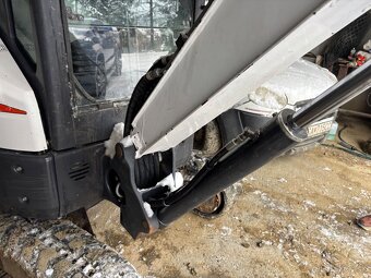 BOBCAT E26 - 16