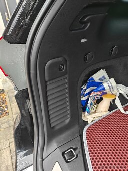 Jeep Grand Cherokee - 16