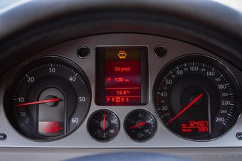 Volkswagen Passat Variant 2.0 TDI Sportline - 16