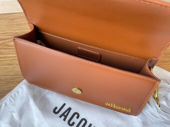 Jacquemus Le Grand Bambino hnedá kabelka - 16