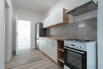 Na predaj rodinný dom so 4 bytmi - Bratislava, Vrakuňa - 16
