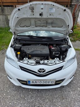 Toyota Yaris 1.3 MT6 (99 koní) benzín štvorvalec - 16