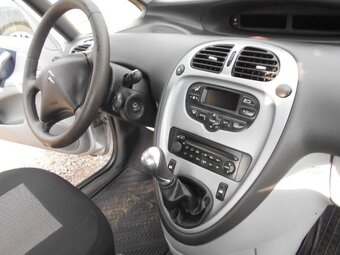 Citroen Xsara Picasso 2,0 HDi r. 2004 - 16