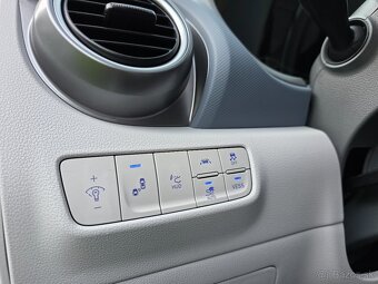 Hyundai KONA electric 150 Premium+ 64kWh tep.cerpadlom - 16