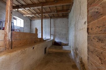 NA PREDAJ: Rodinný dom s veľkým pozemkom (6800 m2) a nádhern - 16