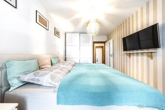 PRÍJEMNÝ 4 IZBOVÝ BUNGALOV V MALOM RAJI PRIPRAVENÝ NA NASŤAH - 16