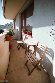 Veľkometrážny slnečný 3-izbový byt s  balkónom a garážou - 16