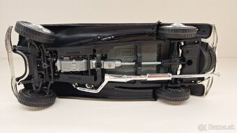 1:18 MERCEDES-BENZ 500K, 1 - 16