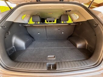 Predám Hyundai Tucson 2,0 CRDi 100kW 4x4 - 16