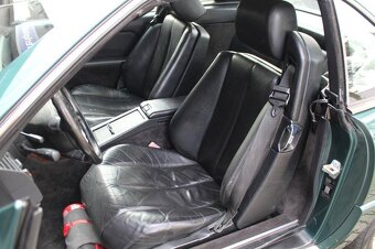 Mercedes-Benz SL 500 V8 Hardtop z roku 1989 - 16