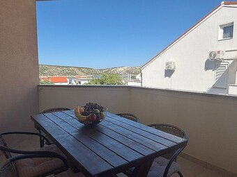 2-izb.zariadený apartmán 54m2 s výhľadom, Novalja/Chorvátsko - 16