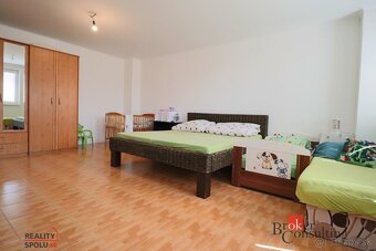 PRIESTRANNÝ RODINNÝ DOM S VEĽKÝM POZEMKOM – IDEÁLNY NA BÝVAN - 16